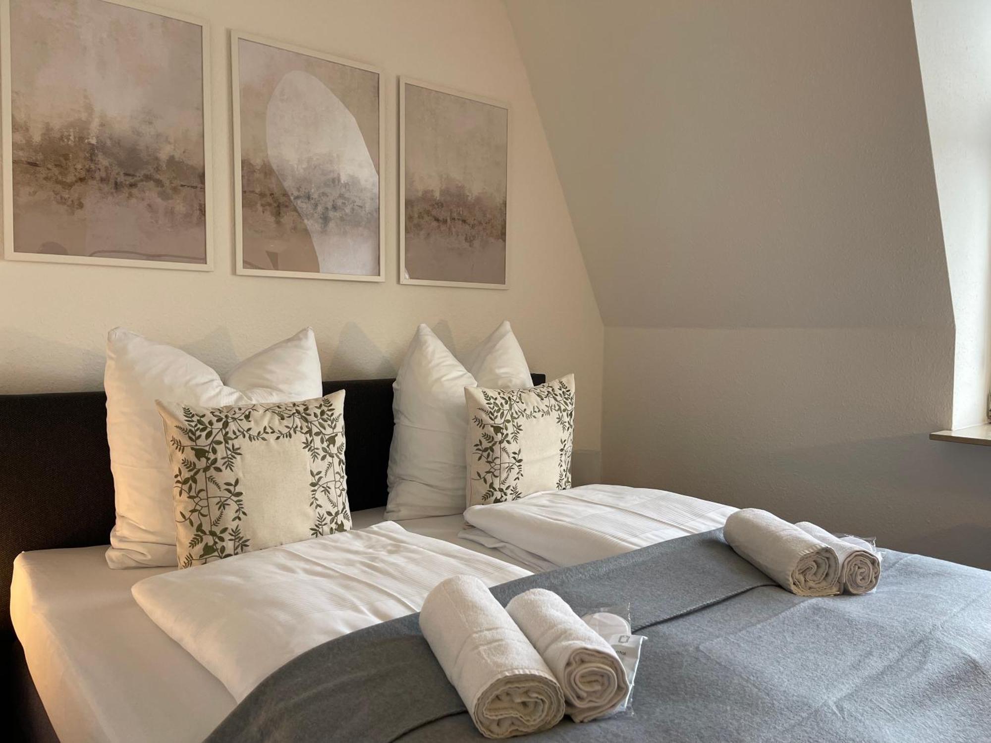Raha Apartments - Modernes Studio-Apartment - Hbf - Gratis Parkplatz Ерфурт Екстер'єр фото