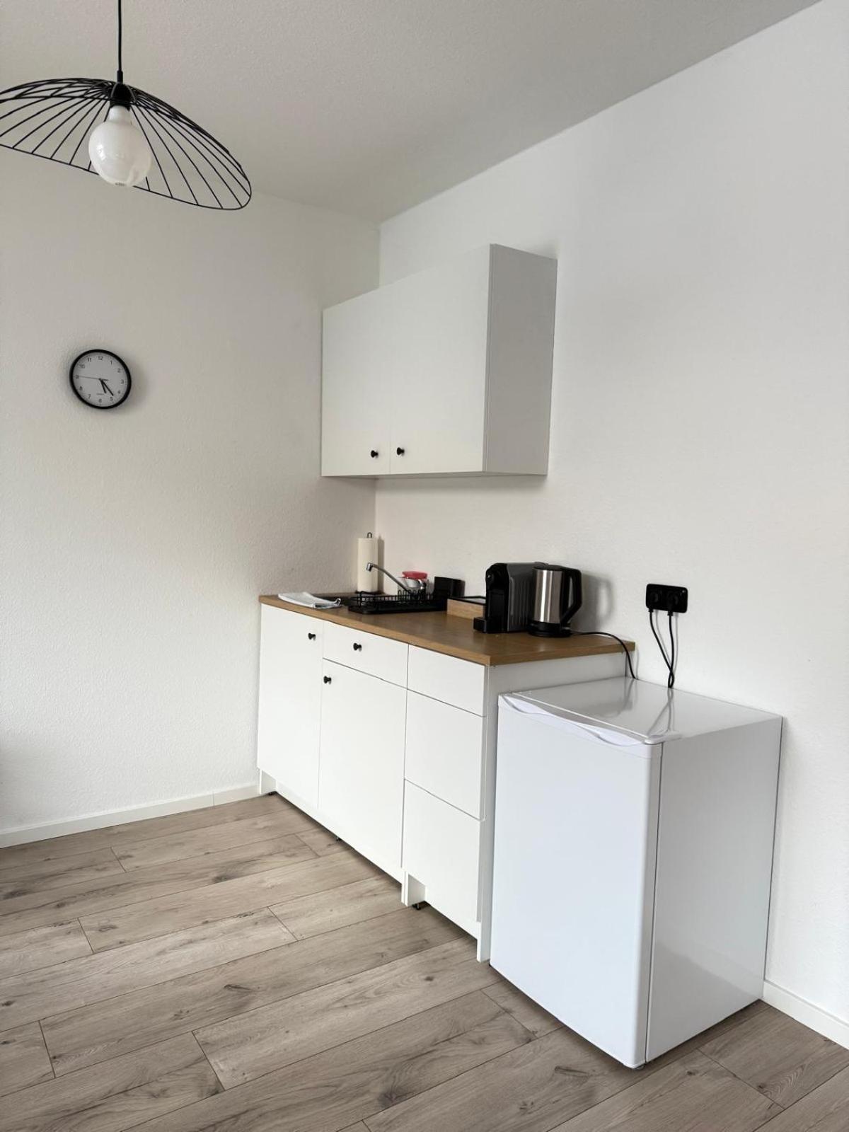 Raha Apartments - Modernes Studio-Apartment - Hbf - Gratis Parkplatz Ерфурт Екстер'єр фото