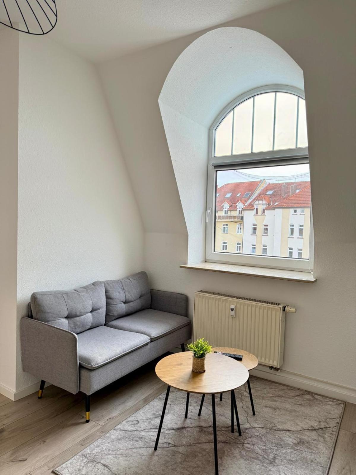 Raha Apartments - Modernes Studio-Apartment - Hbf - Gratis Parkplatz Ерфурт Екстер'єр фото
