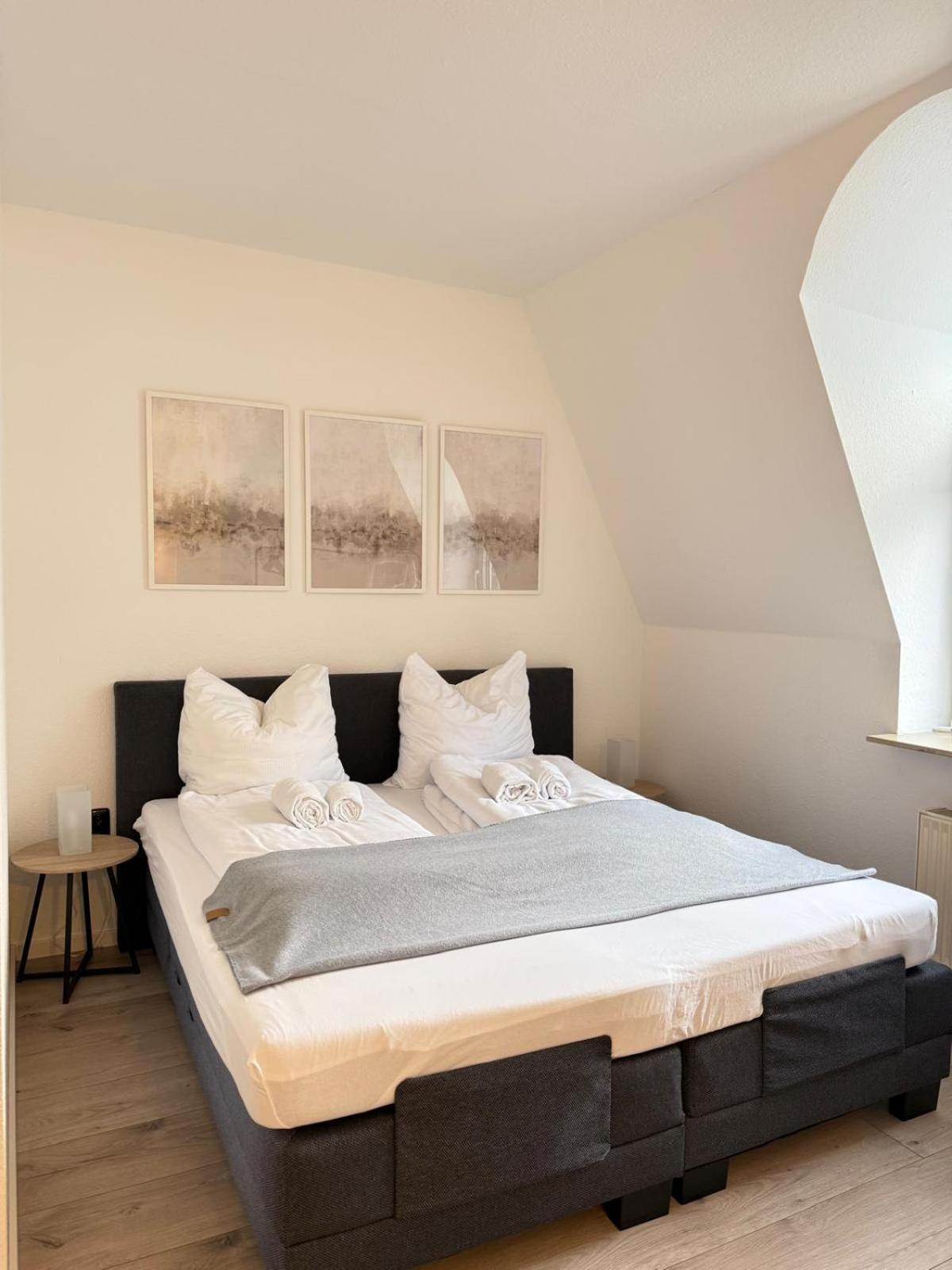 Raha Apartments - Modernes Studio-Apartment - Hbf - Gratis Parkplatz Ерфурт Екстер'єр фото