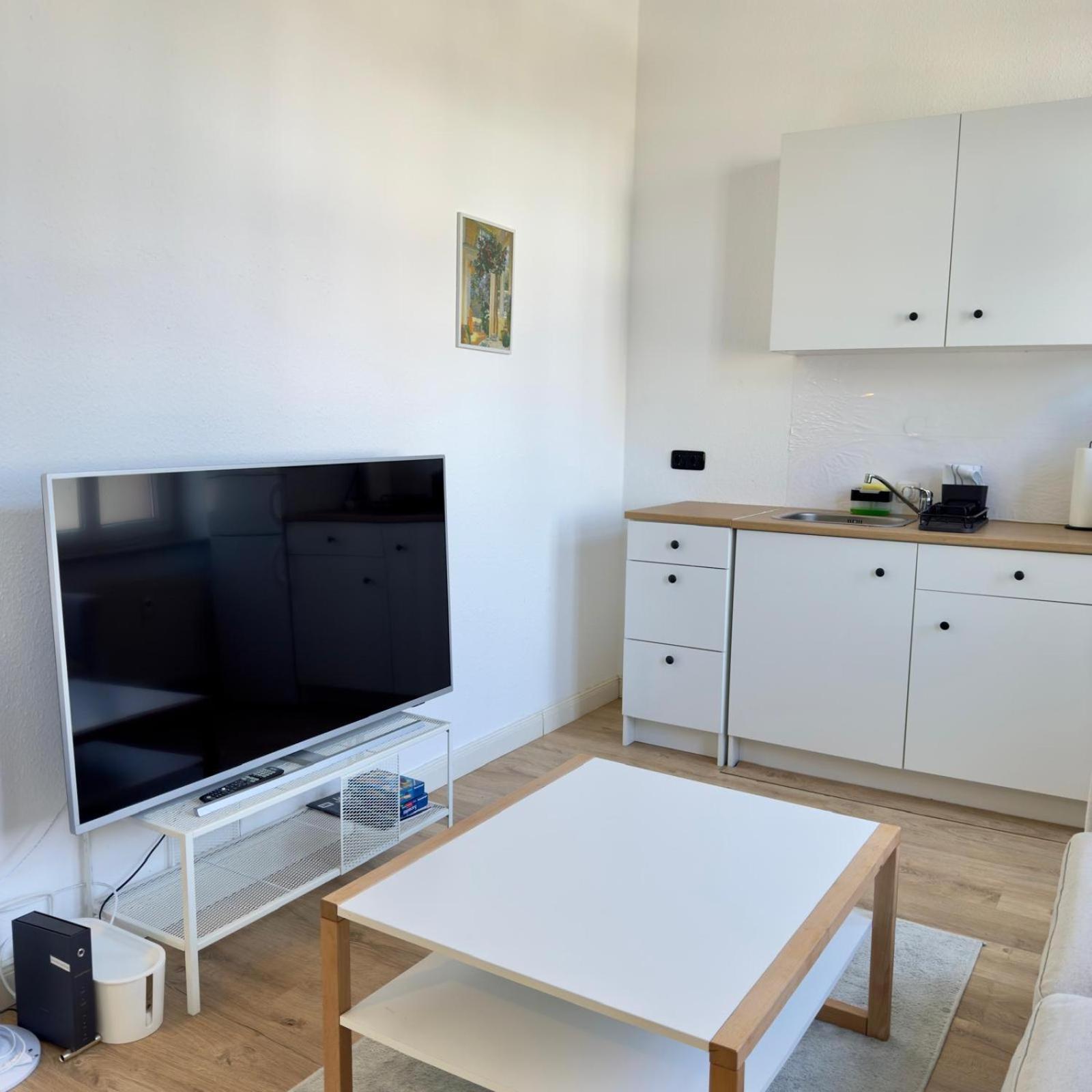 Raha Apartments - Modernes Studio-Apartment - Hbf - Gratis Parkplatz Ерфурт Екстер'єр фото